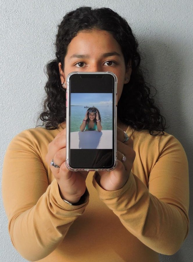 Sophomore Ariana Miranda showcases her favorite edited selfie.