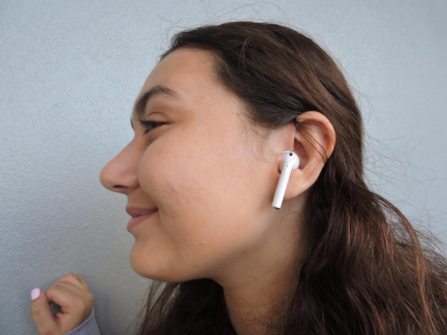Samantha Pasquel showing off her airpods 