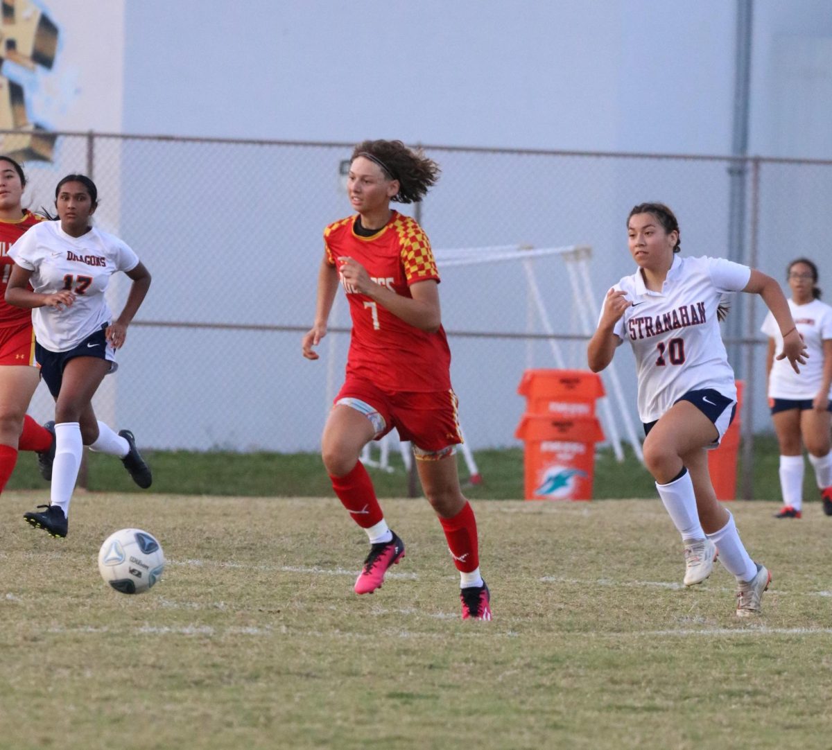 Isabel Capellen makes sure that no one other than her is going to get to that ball before her by sprinting full speed down the center of the field and beating out all of Stranahans defenders.